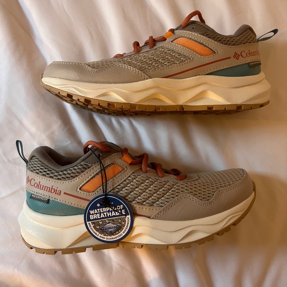 Columbia Women’s Plateau Waterproof Hiking Shoes